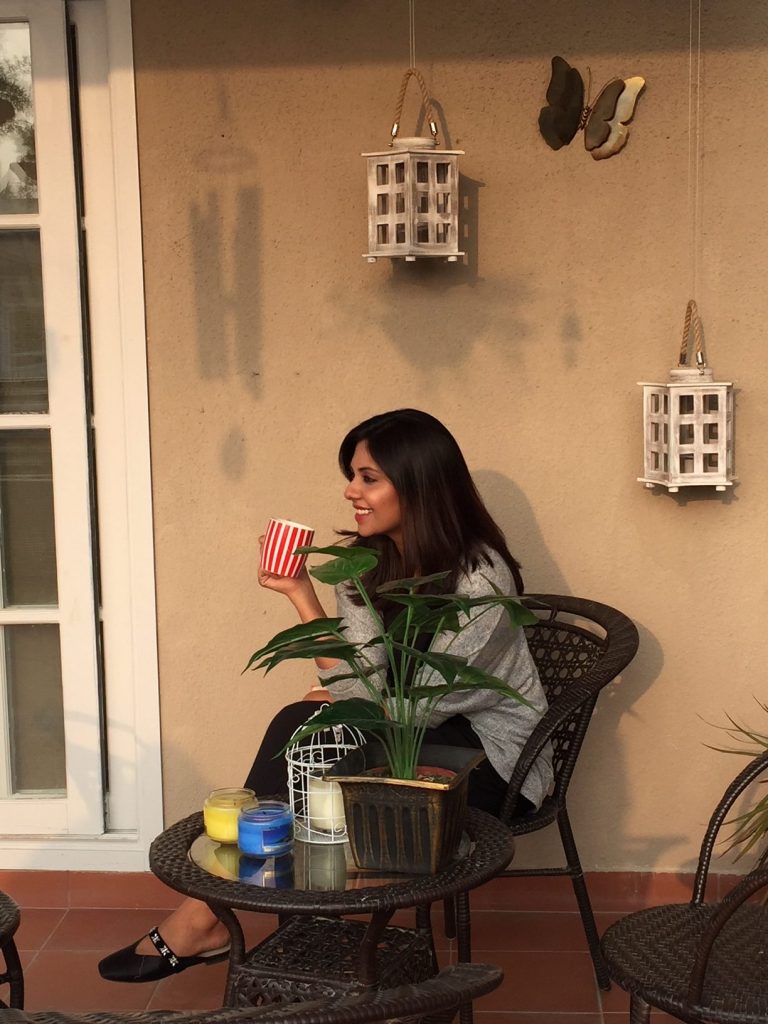 Sunita Marshall drinking coffee & chatting