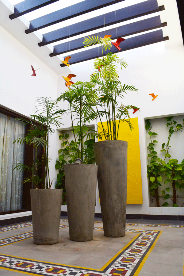 creative courtyard decor