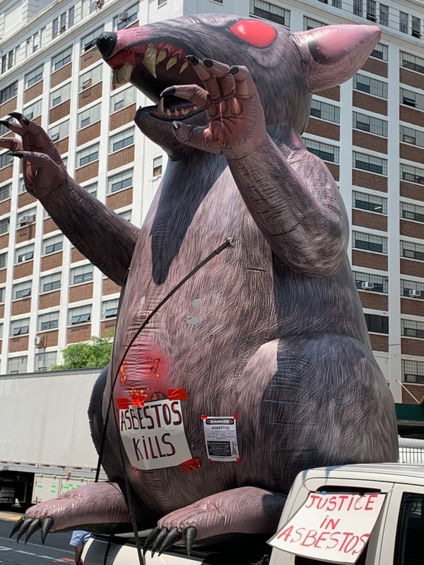 Scabby the Rat balloon in NYC