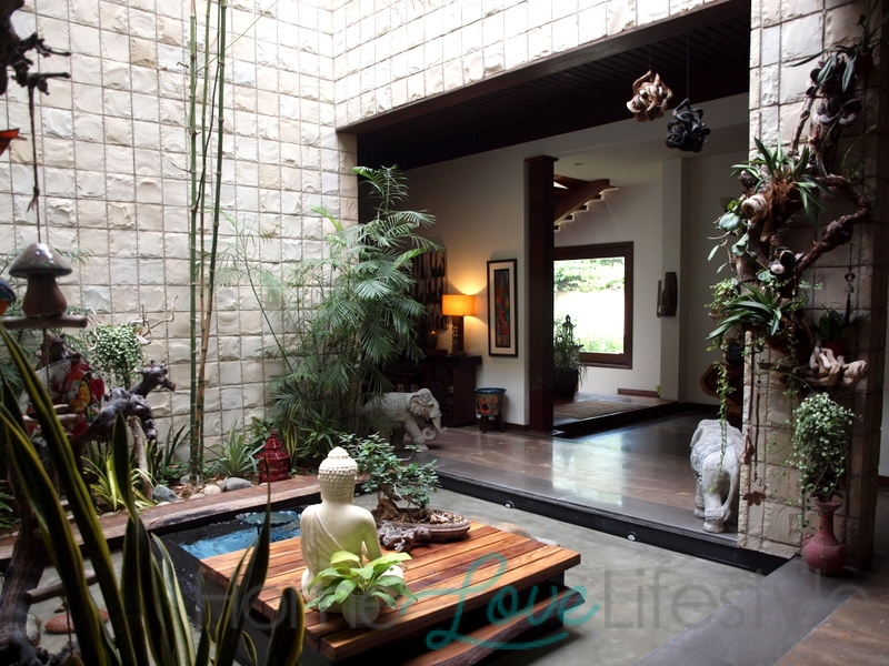 Karachi Villa tropical decor
