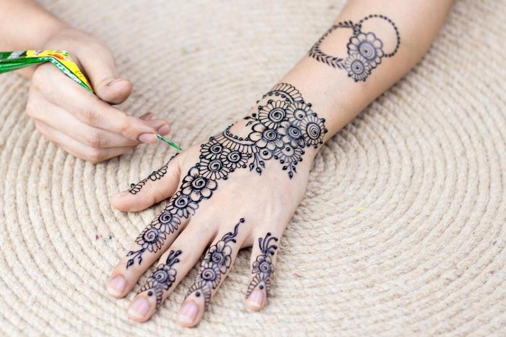 The Timeless Art of Henna - Home Love Lifestyle